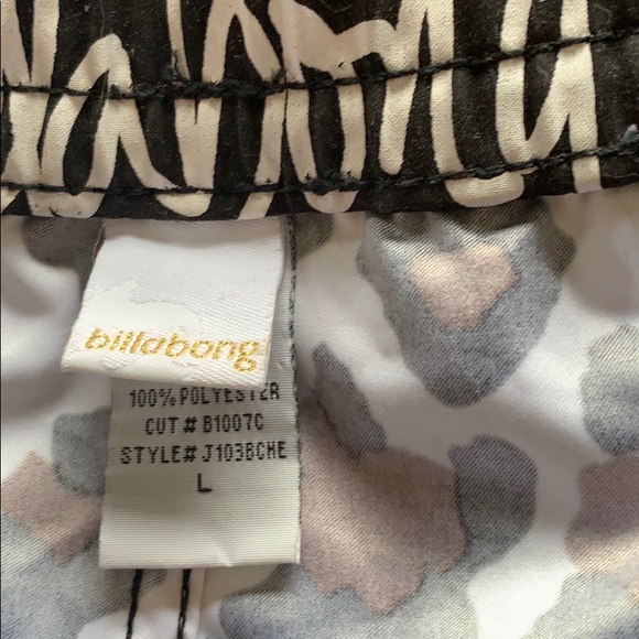 Cute AF shorts - Picture 3 of 5